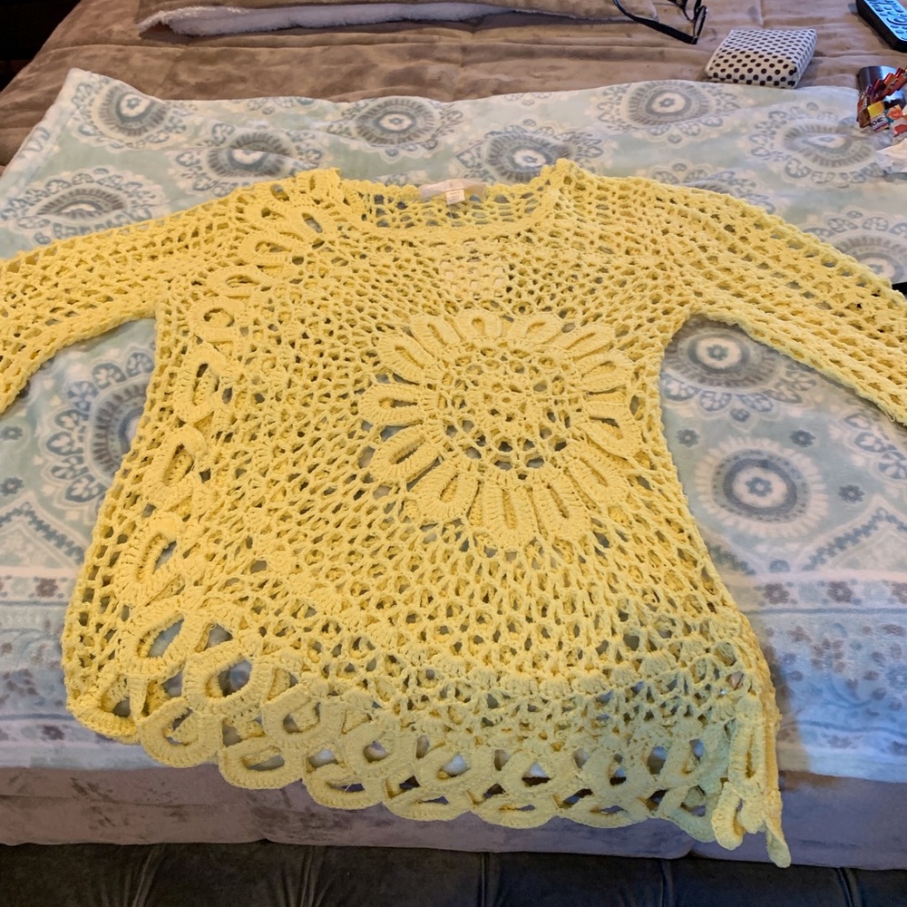 Gorgeous lemon yellow macrame style sweater